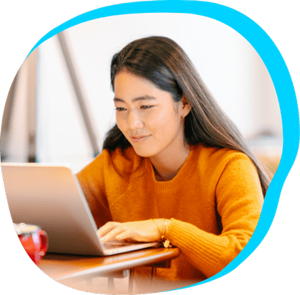 woman working laptop min